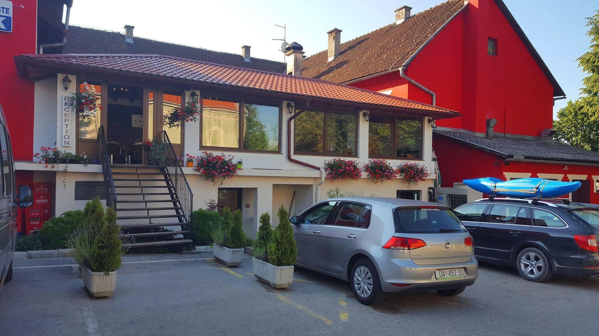 Pansion Park Bed & Breakfast Slunj Eksteriør bilde